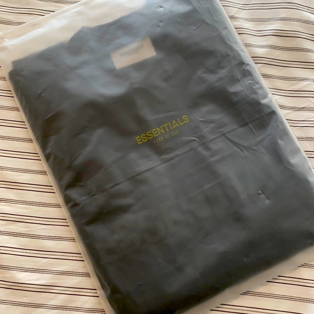 FEAR OF GOD Essentials Longsleeve Tshirt